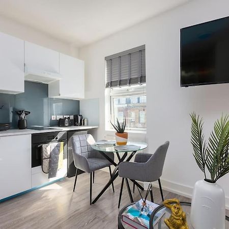Studio Apt, 8 Min Walk From Tube 3 لندن المظهر الخارجي الصورة