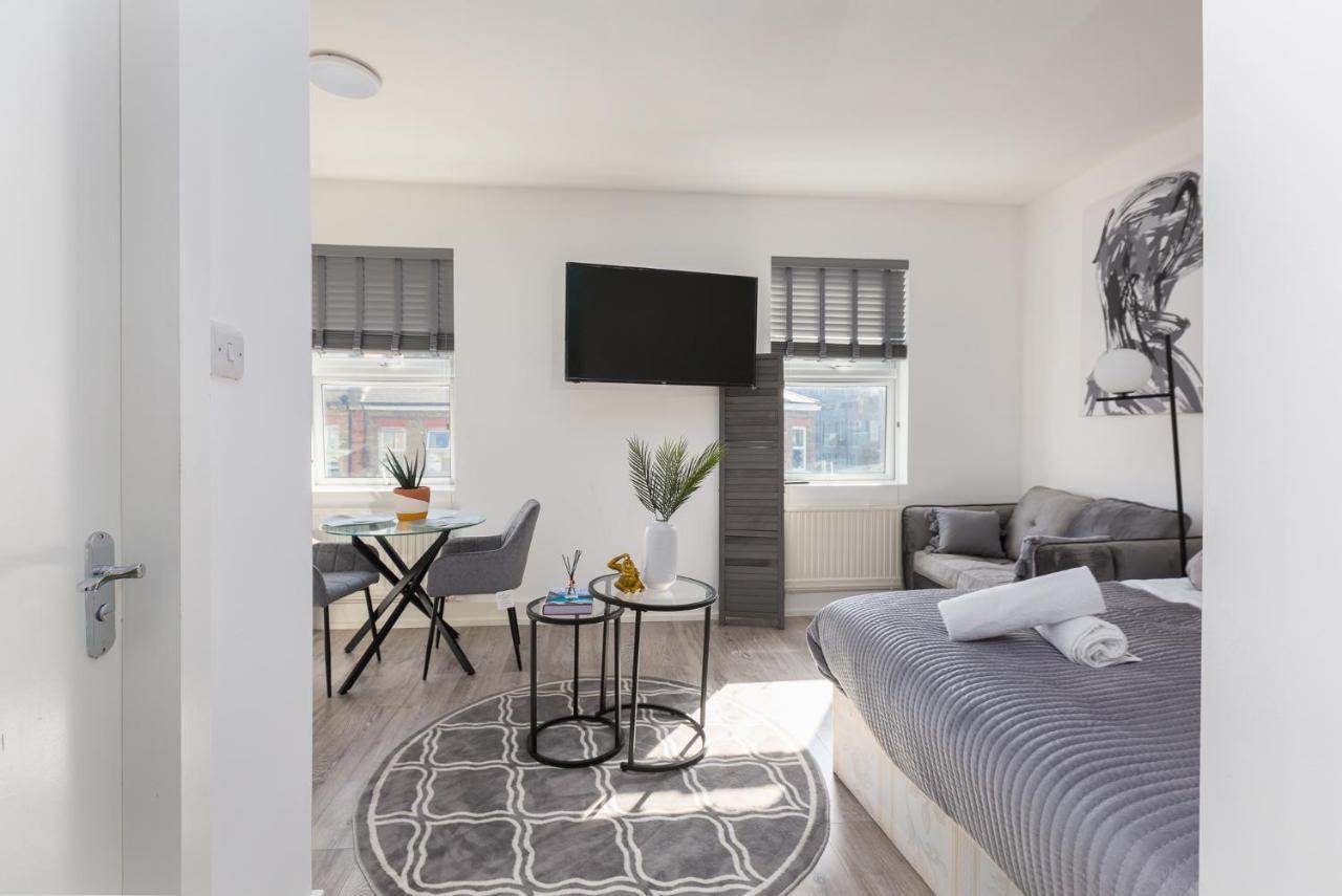Studio Apt, 8 Min Walk From Tube 3 لندن المظهر الخارجي الصورة